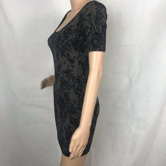 XXI Dress Size S Black Floral Short Sleeve - Picture 4 of 8